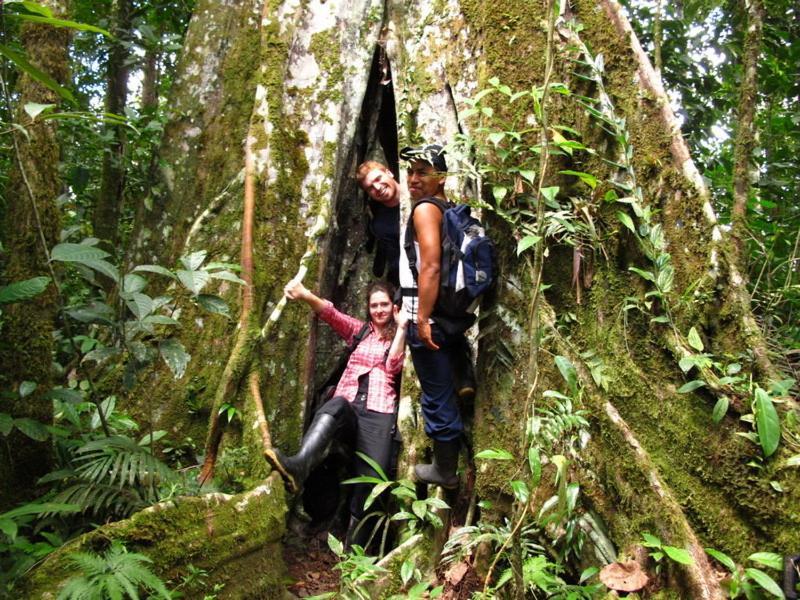 Grand Selva Lodge & Tours Тена Екстериор снимка