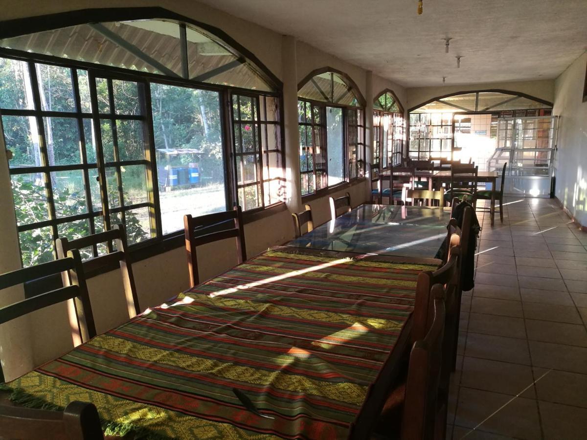 Grand Selva Lodge & Tours Тена Екстериор снимка