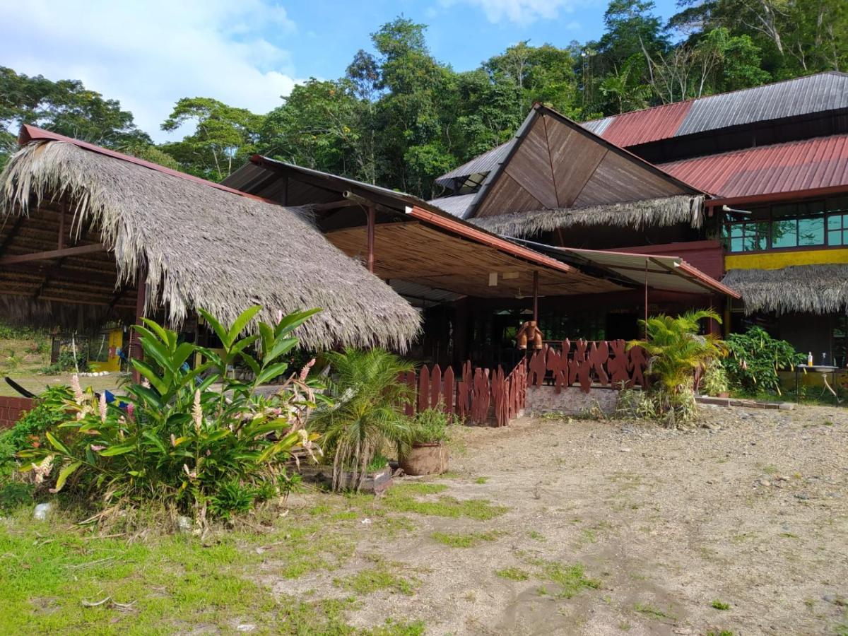 Grand Selva Lodge & Tours Тена Екстериор снимка