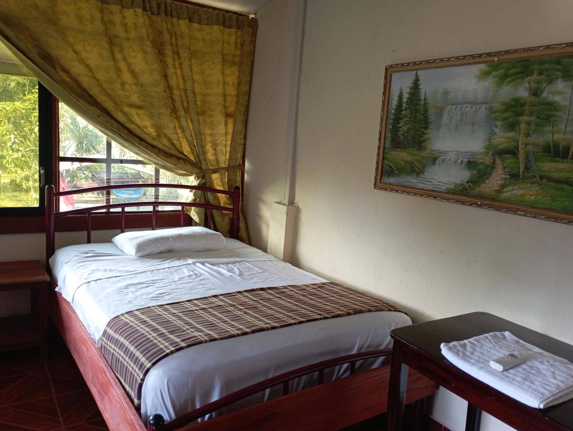 Grand Selva Lodge & Tours Тена Екстериор снимка