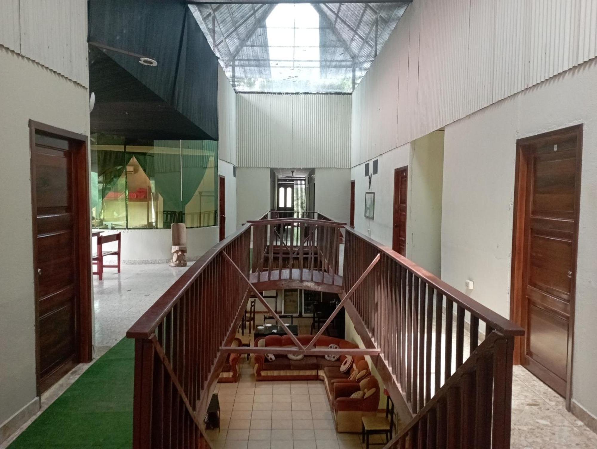Grand Selva Lodge & Tours Тена Екстериор снимка