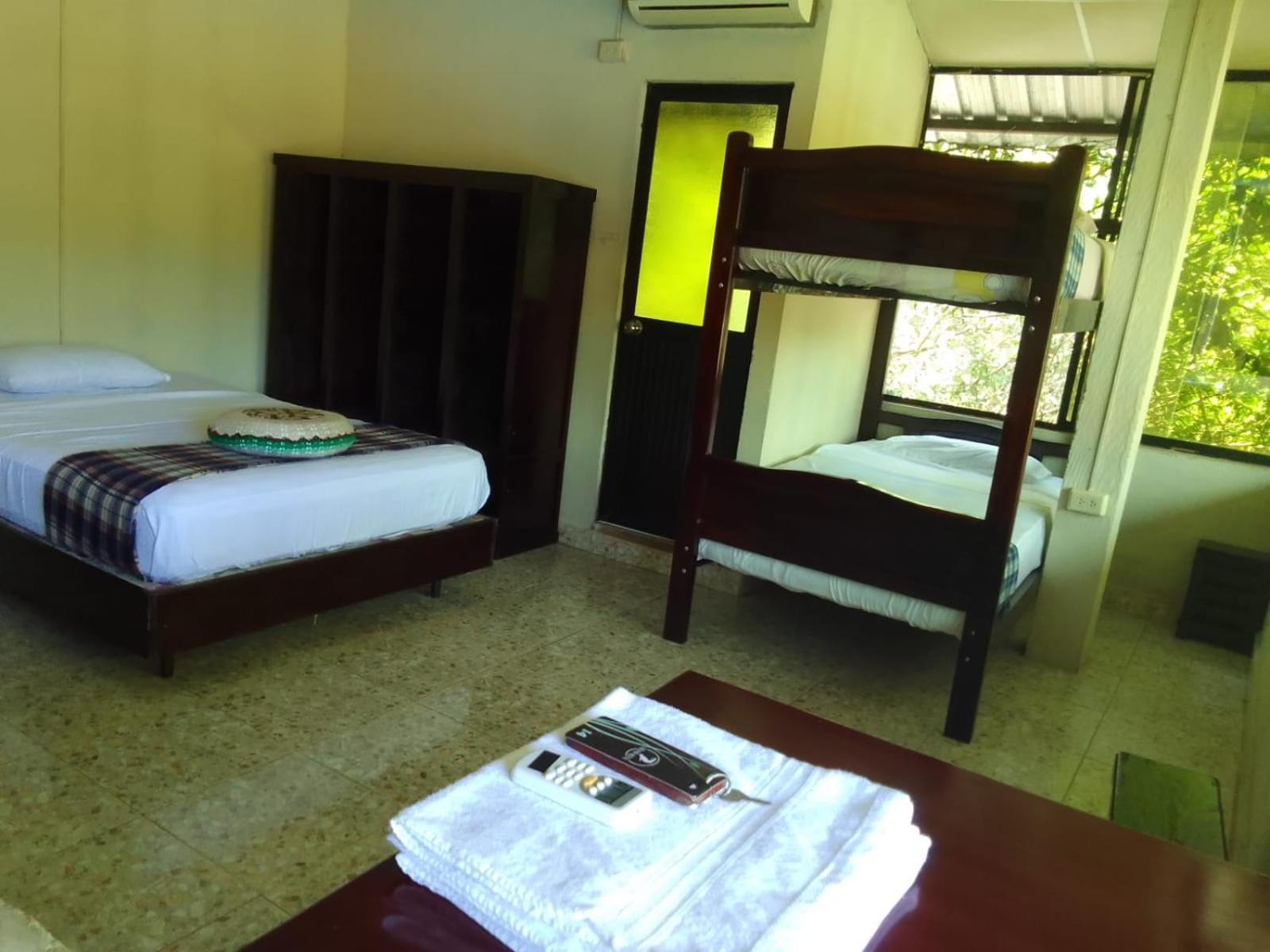 Grand Selva Lodge & Tours Тена Екстериор снимка